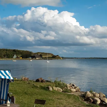 Ferienappartement Seeschwalbe In Alt Reddevitz * Goehren (Ruegen)